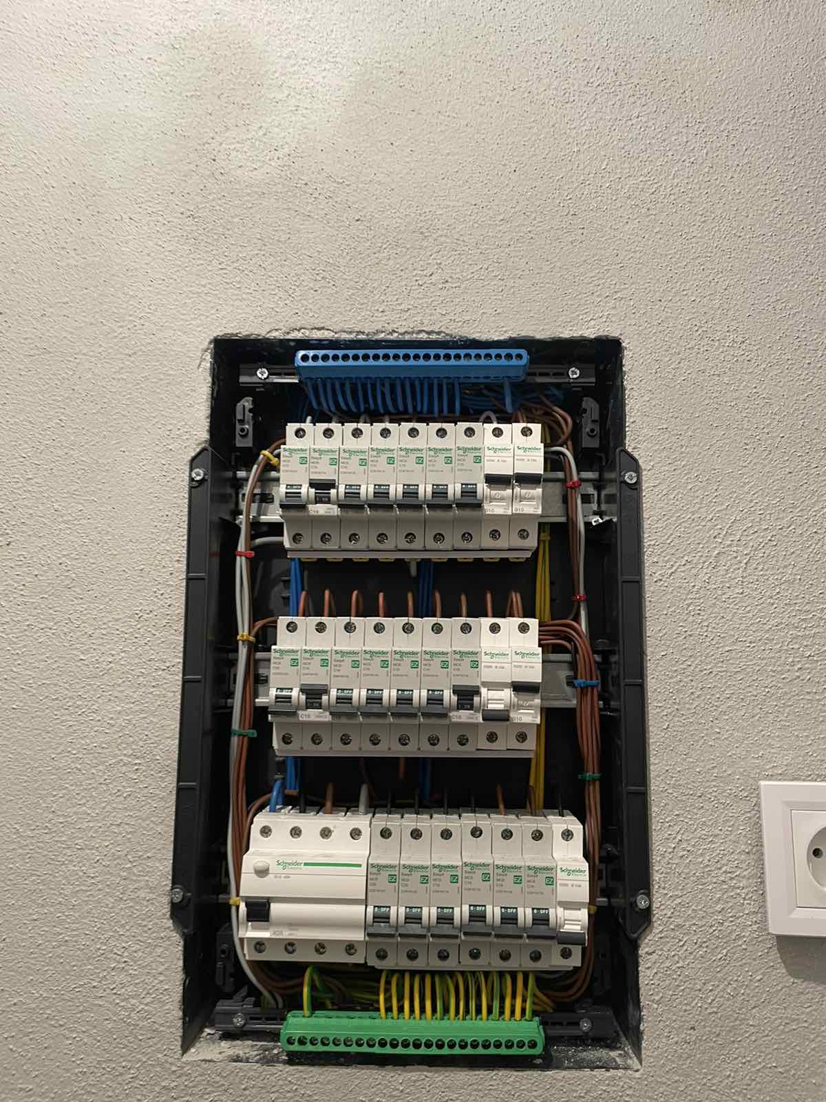 Табла осигурувачи 4